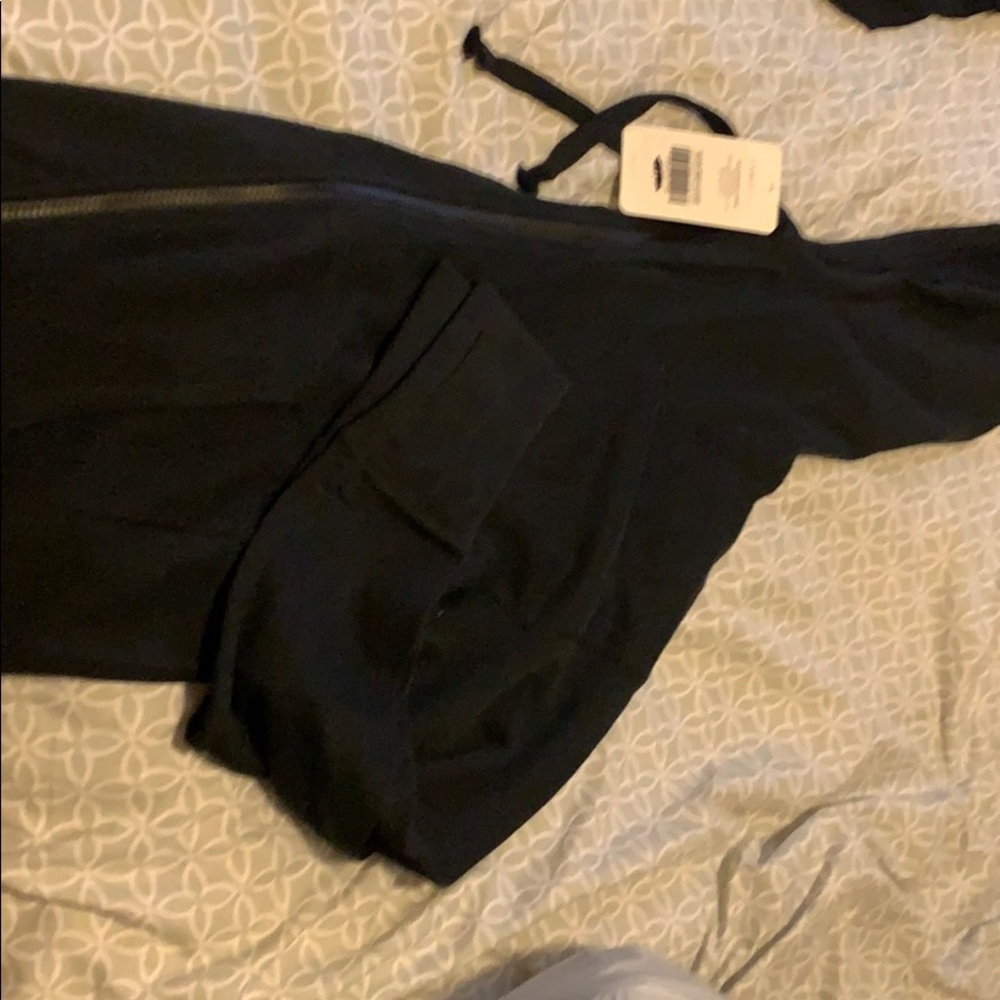 Black sweatshirt